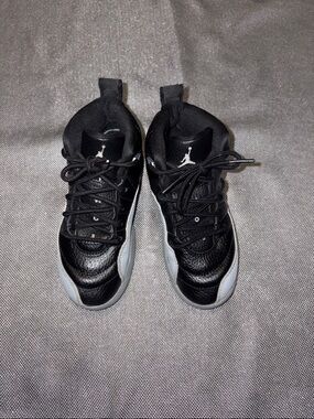Jordan 12s Retro Barons size 11c